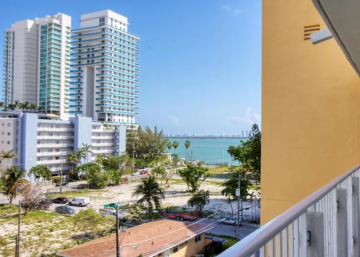 All Vacation Rentals 23 Palms Suites - Midtown Wynwood